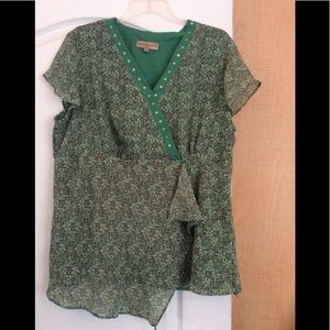 Green/Multi color floral sheer/lining top plus 2X